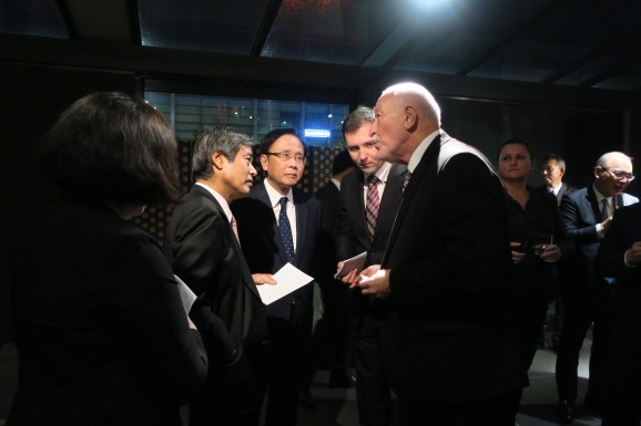 シェベイ国会外交委員長兼スロバキア日本友好議連会長と佐藤・石塚両委員長
