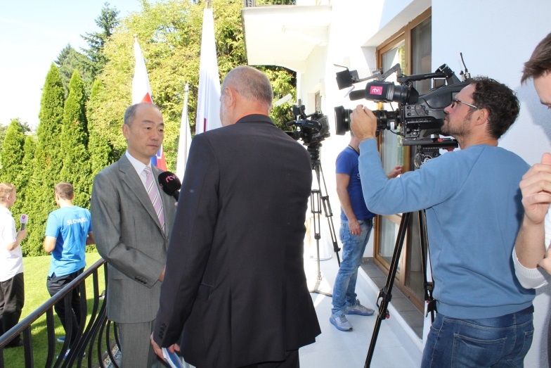 Veľvyslanec Shimmi poskytol rozhovor pre slovenské médiá
