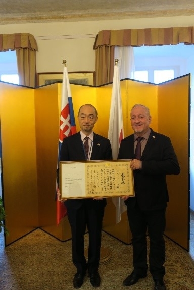 新美大使とグレジョ氏
