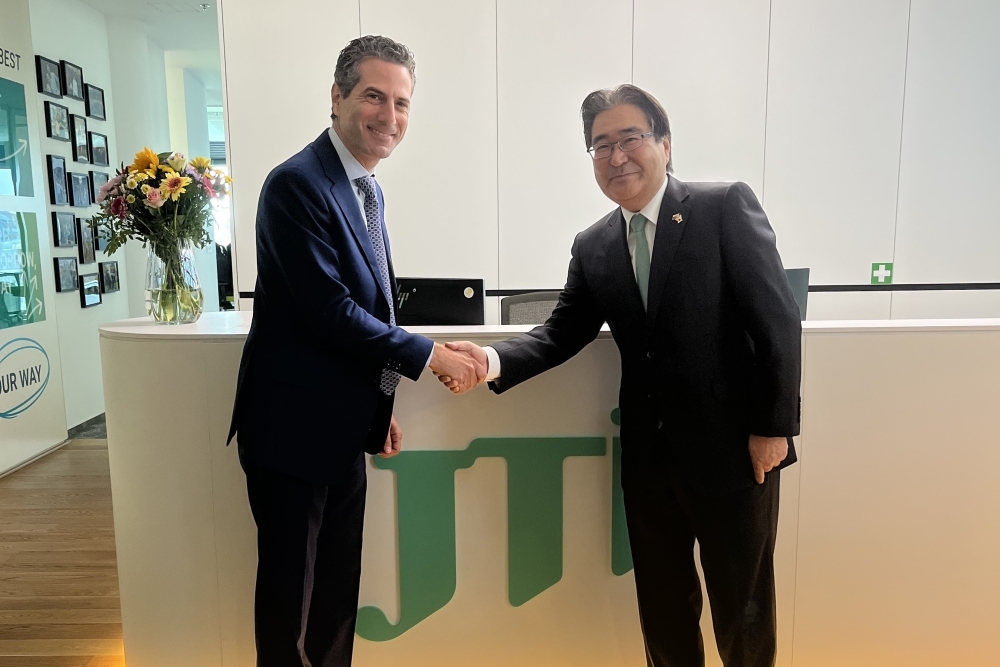 2025年6月18日（水曜日） 川上大使のJTI・スロバキア社訪問