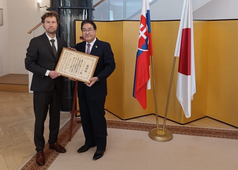 Udelenie Ceny veľvyslanca Japonska pánovi Štefanovi Pechovi ml.