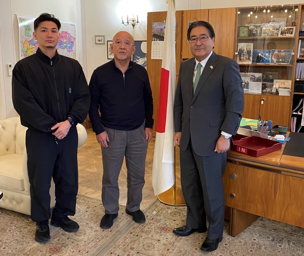 2025年10月23日（木曜日）空手家・佐久本嗣男氏と金城新氏の川上大使表敬訪問