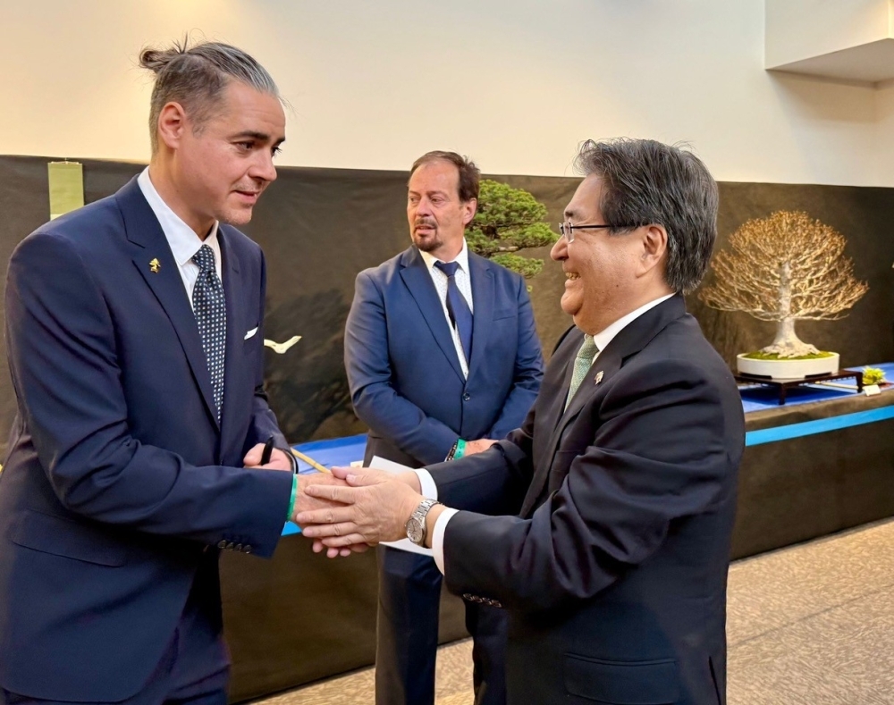 2026年4月10日（金曜日）川上大使の全国盆栽展視察